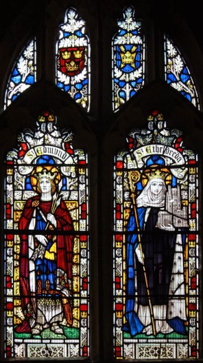 이스트앵글리아의 성 에드문도와 엘리의 성녀 에텔드레다_photo by John Salmon_in the Church of All Saints in East Winch_England UK.jpg